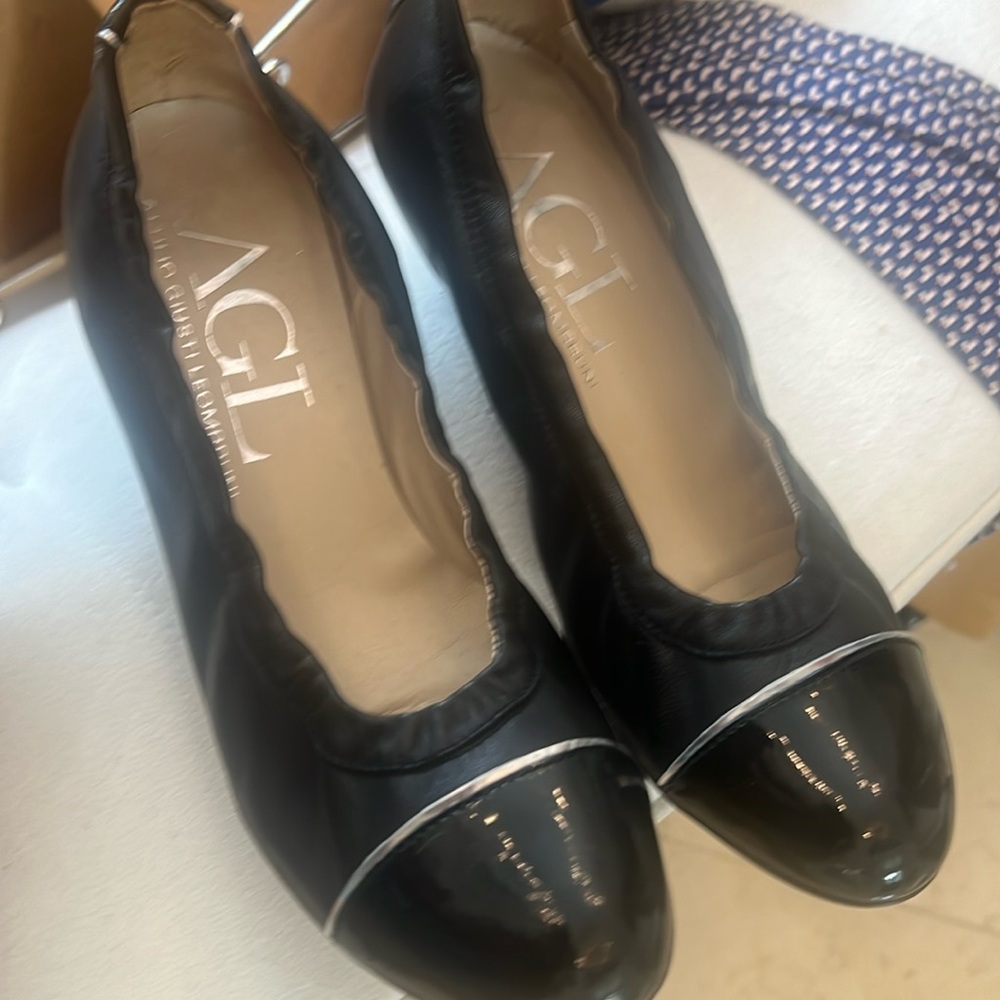 Agl leather flats sz 38 1/2